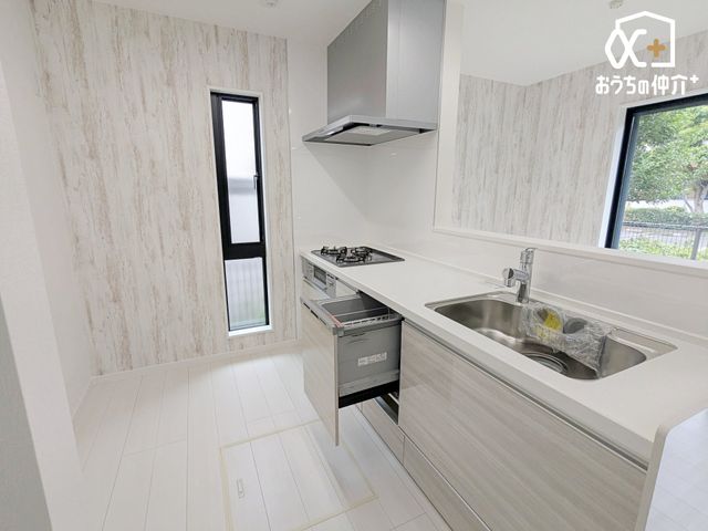 �L�b�`�� �`Kitchen�`�H���򊣑��@�����̃V�X�e���L�b�`���̗p�I���͐ߐ��ɂ��q����D����̂ł��B�����Ő�򂷂�̂ŉ�����������藎�Ƃ��܂�