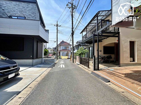 ���n�O�ώʐ^ �쑤4�����H�̗l�q�ł��B�k�������ɃX�[�p�[�A�R���r�j�A�����A���w�Z�A���H�X�������������ǍD�ȗ��n�ł��B