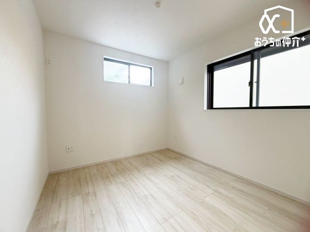 ���̑� 6.0���̏\���ȍL��������A�w�K�f�X�N��x�b�h��u���Ă���Ƃ肪����m���B���q�l�̐����ɍ��킹����������肪�\�ł��B���邢�����������މ��K�ȃv���C�x�[�g��Ԃł�