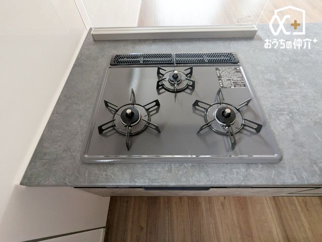 �L�b�`�� �����ɒ������ł��Ă��������͂��ǂ�3���R�����̃L�b�`���ł��B�������͖����̂��ƂȂ̂Ō����ǂ����������ł���̂͊������ł��ˁB