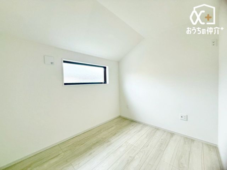 ���̑����� �ߗނ͂������A��̓����v���o�̕i�܂ł����Ղ�d������[���̎��[�X�y�[�X�B�ו����������Ƒ��ł����S�̎��[�͂ŁA������������w�L�������������邱�Ƃ��ł��܂��B