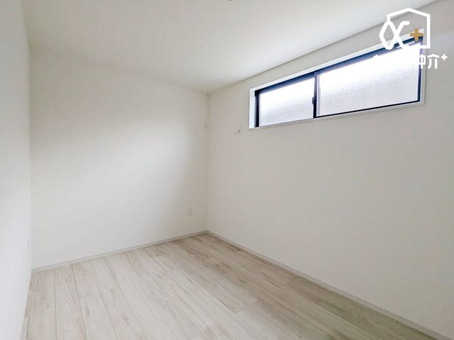 ���̑� 5.0���̂�Ƃ肠��[�ˁB�\���ȍL�������邽�߁A�G�ߕ��̎��[�͂������A�����[�g���[�N�������̍�ƃX�y�[�X�Ƃ��Ă����K�ɂ����p���������܂��B