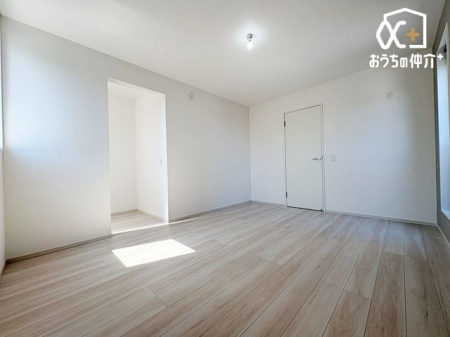 �Q�� -