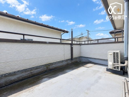 �o���R�j�[ �o���R�j�[�̗l�q��Ƃ�������đ���ꂽ�o���R�j�[�ŁA���ꂽ���ɂ͐��󕨂��ǂ������܂��B