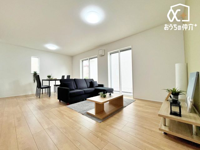 ���r���O �`�E�`Living�`�E�`������̑傫�ȑ����炽���Ղ�z�����������ޖ��邢��19.0�����r���O�B�Ƒ��c���⃊���b�N�X�^�C���ɍœK�ȊJ�������ӂ���Ԃł��B