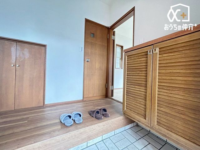���� ���ւɂ́A�V���[�Y�{�b�N�X�Ǝ��[�I�����ꂼ�ꂲ�����܂��B���֐�ɁA���o�����ɕK�v�ȃA�C�e�������낦�Ă�����̂����ꂵ���ł��ˁI