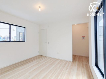�Q�� �o���R�j�[������̒g���ȗz�˂��ƁA���[�͂��L�x�ȃE�H�[�N�C���N���[�[�b�g���t���Ă���Q���́A���X�̕�炵������w�L���ȕ��֕ς��Ă���܂��B