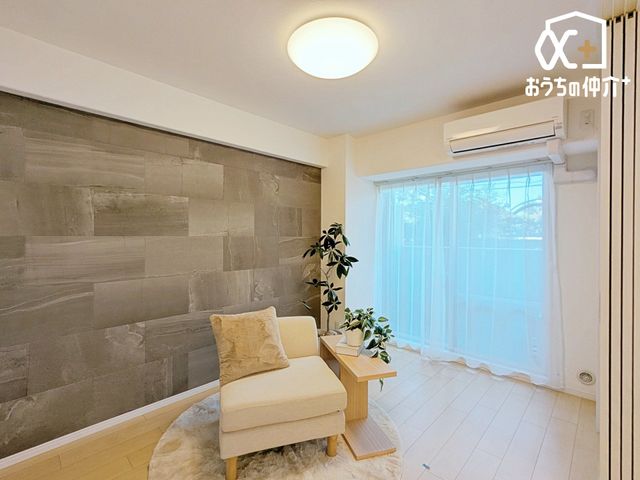 ���̑� ���r���O�אڂ�6.0���m���́A�����˂��J�����邱�Ƃ�LDK�Ƃ��킹�đ��ԂƂ��Ċ��p�\�ł��B���i�͂̂т̂їV�ׂ�L�b�Y�X�y�[�X��Z�J���h���r���O�Ƃ��āA�V�[���ɍ��킹�ď_��ɋ�Ԃ��g���������܂��B