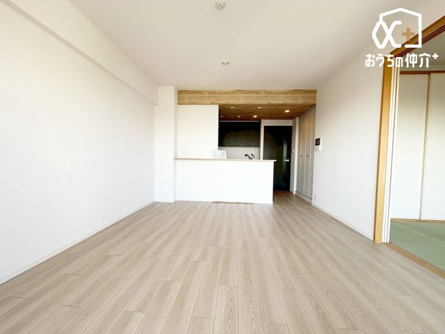 ���r���O �����݂̂���i�`�������e�C�X�g��LDK�B�̂�т肭�낮�\�t�@��A���H�����y���ރ_�C�j���O��u���Ă��C�ɓ���̃����b�N�X��ԂɁB