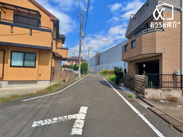 ���n�y�n�ʐ^ 2�̓��H�ɖʂ����쓌�p�n�Ȃ�ł̗͂̂z����ƊJ���������́I���H������5m�ȏ�Ƃ�����肵�Ă���A�p�n���L�̈������̂Ȃ��L�т₩�ȏZ�܂��������܂��B