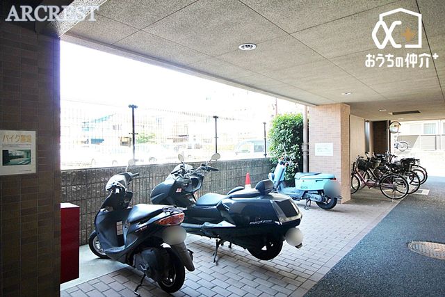 ���̑� �o�C�N�u����͉����t���ŉJ�̓��ł��G��邱�ƂȂ����S�ł��B�܂��A�Ă͏����z�˂�������򉻂�����Ă���܂��B