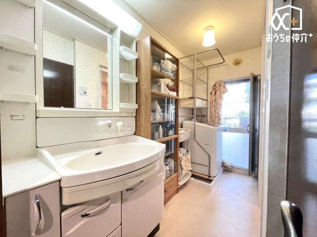 ���ʑ�E���ʏ� 2014�N�Ƀ��t�H�[�������āA�t���A��N���X�Ȃǂ��������Ă���܂��B�k���̃o���R�j�[�֏o���h�A������A���󕨂���������A���N���ł���̂ŁA�ď�̋C���΍���\�ł��B