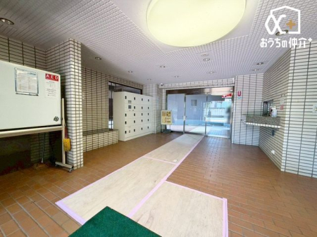 ���̑� �}���V�������̋��L�X�y�[�X�B������Ƃ����x�e��Z���̌e���̏�Ƃ��ė��p�ł��܂��B