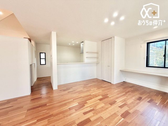 ���r���O �傫�ȑ����炽���Ղ�z�����������ޖ��邢���r���O�B�Ƒ��c���⃊���b�N�X�^�C���ɍœK�ȊJ�������ӂ���Ԃł��B