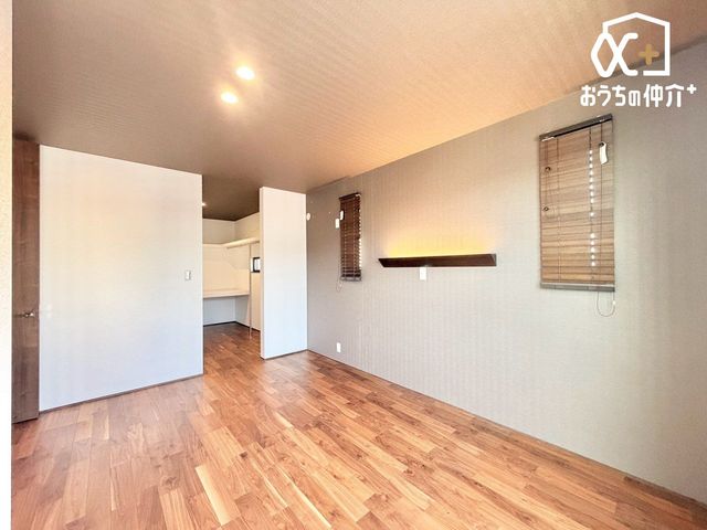 �Q�� ��������Ɩ����Q���B���͏_�炩�Ȍ��ɕ�܂�āA�S�n�悢����̎n�܂���}��������炬��ԁB