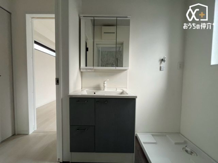 ���ʑ�E���ʏ� �`Wash room�`�傫�Ȑ��ʁ@�Ƒ��݂�Ȃ������g�����ʎ��B�Z�������ɂ͎g���₷�����ʂŁA�X�e�L�Ȉ���̃X�^�[�g������܂��傤�B