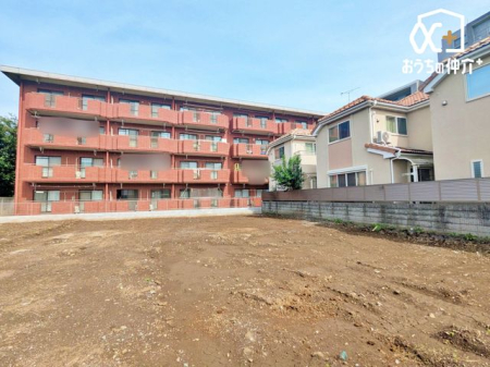 ���n�y�n�ʐ^ ������񏬊w�Z�܂œk��2���i��240���j�I��w�N�̂��q�l�̒ʊw�����S�E���K�ȋ����ł��B���ӂ͔������{�݂�������_�݂��A�q��ĂɗD�����̂т̂тƕ�点��Z���������Ă��܂�