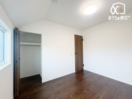 ���̑����� ���ʂ̂Ȃ��V���v���Ȕz�u�Ŏg������̗ǂ��m���X�y�[�X�B�N���[�[�b�g������Ă���A�ߗނ⏬��������������[�ł��邽�߁A���������L���������Ǝg���܂��B