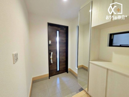 ���� �C�i����f�U�C�����������ւ́A�Z�ޕ��̖������𖞂����N�I���e�B�B�A��邲�Ƒ���A�K�������C�����悭�}����E���炬�ɖ�����������Ԃ�\�������Ă���܂��B