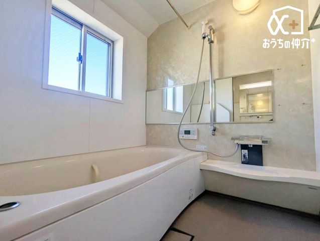 ���� �V���v���ŁA���������̂���o�X���[���ł��B1���̔����������Ɩ����A��Ƃ肠�鎞�ԂƂ��Ă��g���������������ł��ˁI�����ǂ������@�t���̃o�X�Ȃ̂ŁA���̉��x���ۂĂ܂��B