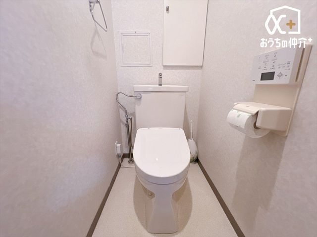 �g�C�� �E�H�V�����b�g(TOTO�A�v���R�b�gF1)�t���g�C���B���ɂ͕���������A�g�C���p�i������������[�ł��܂��B