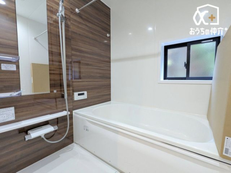 ���� �V���v���ŁA���������̂���o�X���[���ł��B1���̔����������Ɩ����A��Ƃ肠�鎞�ԂƂ��Ă��g���������������ł��ˁI�����ǂ������@�t���̃o�X�Ȃ̂ŁA���̉��x���ۂĂ܂��B