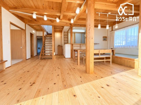 ���r���O �`Living�`�����݂̂���i�`�������e�C�X�g��LDK�B�̂�т肭�낮�\�t�@��A���H�����y���ރ_�C�j���O�Z�b�g��u���Ă��������͂���܂���B