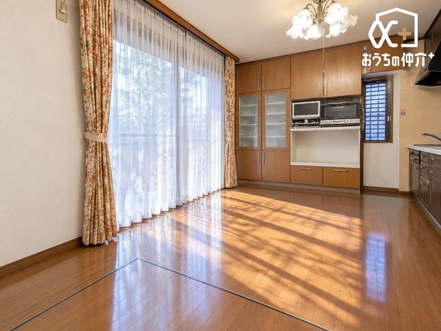 ���̑����� �쑤�����ԃX�y�[�X�̂��߁A�z�̌������閾�邢���邢���r���O�ł��I