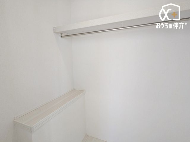 ���[ �E�H�[�N�C���N���[�[�b�g���������܂��B�G�ߕ��̗m����A�X�[�c�P�[�X�Ȃǂ̑�^�p�i���y�X���[�ł��A���L�����g�����������܂��B
