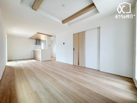 ���r���O �`Living�`�������������͋C��LDK�B�̂�т肭�낮�\�t�@��A���H�����y���ރ_�C�j���O�Z�b�g��u���Ă��������͂���܂���B
