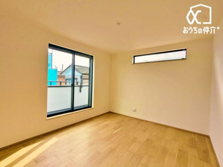 �Q�� �N���[�[�b�g�t���̐Q���̗l�q�ł��B�o���R�j�[������̒g���ȗz�˂��ƁA���[�͂��L�x�ȃE�H�[�N�C���N���[�[�b�g���t���Ă���Q���́A���X�̕�炵������w�L���ȕ��֕ς��Ă���܂��B