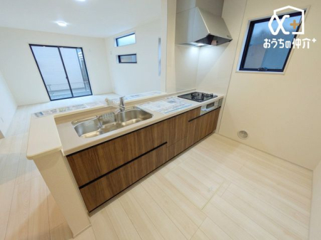 �L�b�`�� ���V���v���Ŕ������f�U�C���̃L�b�`���������̕�炵��L���ɍʂ�܂��B