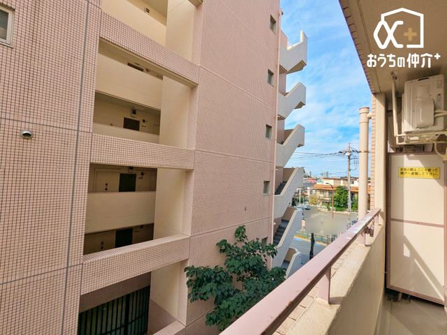 ���̑� �o���R�j�[����̒��]�̗l�q�ł��B���ꂽ���ɂ͐󂪍L����C�����̗ǂ��ꏊ�ł��B