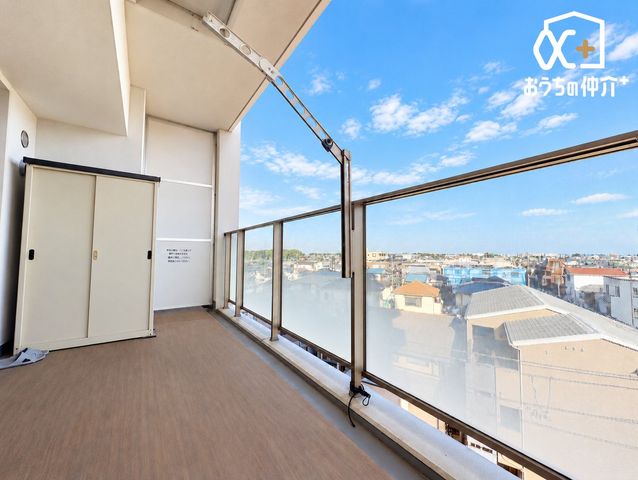 �o���R�j�[ �L�X�Ƃ���12m2�̓쓌�����o���R�j�[�ł��B�����󕨂���R�������Ƃ��ł��܂��B���f�ڎʐ^��AI���H�ɂ��Ƌ���폜���Ă��܂��B