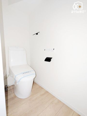 �g�C�� �`Toilet�`�����g���ꏊ�����炱���A�������₨�|�����ȒP�ȃV���v���ȃf�U�C�����̗p���܂����B�ǖʂɒI���������܂��̂ł���������[�����邱�Ƃ��ł��܂��B