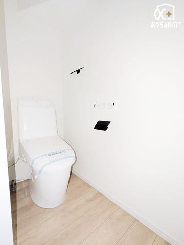 �g�C�� �`Toilet�`�����g���ꏊ�����炱���A�������₨�|�����ȒP�ȃV���v���ȃf�U�C�����̗p���܂����B�ǖʂɒI���������܂��̂ł���������[�����邱�Ƃ��ł��܂��B