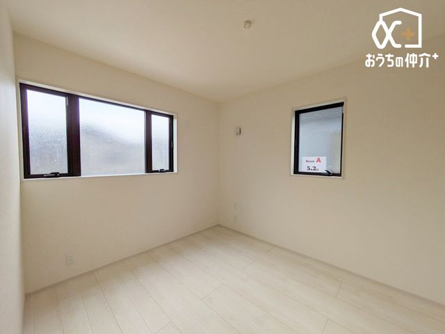 �Q�� -