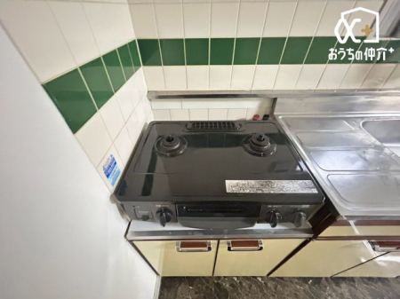 �L�b�`�� ��Ԃ��L�����p�ł���L�b�`���ł��B�L�b�`������߂�X�y�[�X�͎��R�ƃR���p�N�g�ɂȂ��Ă���܂��B�_�C�j���O�Z�b�g���߂���΁A�z�V���y�ɂȂ��Ƒ�Ƃ��Ă��g�������ł��ˁI