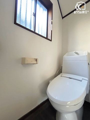 �g�C�� �������̂��邷������Ƃ����g�C���B�����g���ꏊ�����炱���A�������₨�|�����ȒP�ȃV���v���ȃf�U�C���ł��B�����t���Ȃ̂ŁA�펞���C���ł��A�C�ɂȂ鉘���J�r�̔�����}�����܂��ˁI