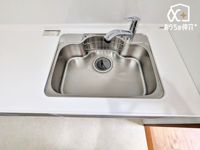 �L�b�`�� �`Kitchen�` �@�\���ƃf�U�C���������˔������g������̂悢�V�X�e���L�b�`���A���r���O�Ƃ̈�̊����l������A��������Ԃ��������܂��B