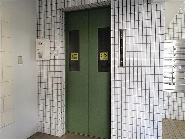 ���̑� �}���V�������̃G���x�[�^�[�̗l�q�ł��B���q�l��A��Ă̂��o������v���ו����^�ԍۂɂ��֗��ł��B