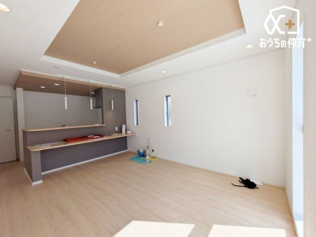 ���r���O -