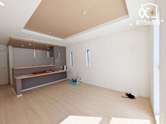 ���r���O -