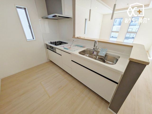 �L�b�`�� ���V���v���Ŕ������f�U�C���̃L�b�`���������̕�炵��L���ɍʂ�܂��B