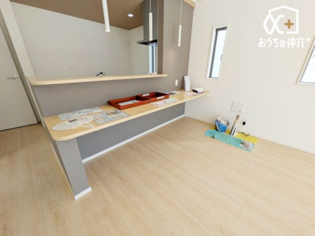 ���r���O -