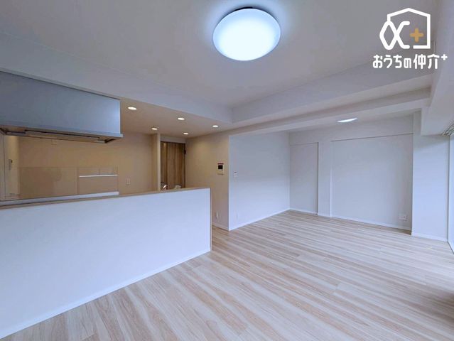 ���̑����� �z�����郊�r���O�ŁA�S�n�悢�������B���K���Ɣ��������Z�������ґ�ȏZ��Ԃ��B