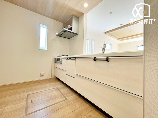 �L�b�`�� �`Kitchen�` �@�\���ƃf�U�C���������˔������g������̂悢�V�X�e���L�b�`���A���r���O�Ƃ̈�̊����l������A��������Ԃ��������܂��B