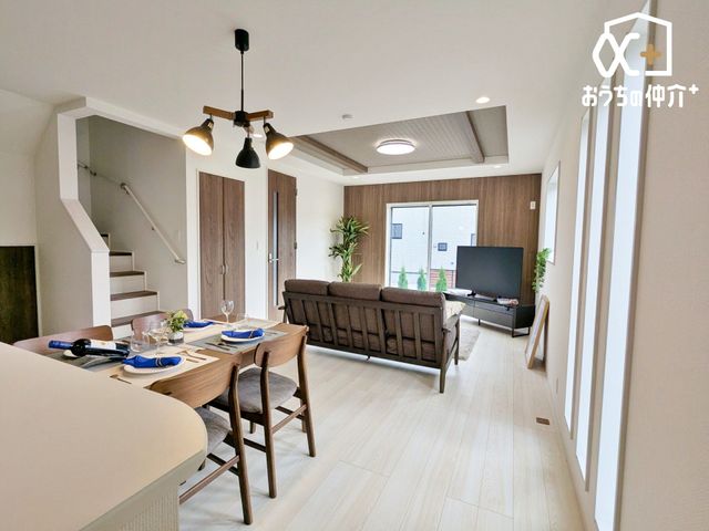 ���r���O �`Living�`�����݂̂���i�`�������e�C�X�g��LDK�B�̂�т肭�낮�\�t�@�₨�H�����y���ރ_�C�j���O�Z�b�g��u���Ă��������͂���܂���B