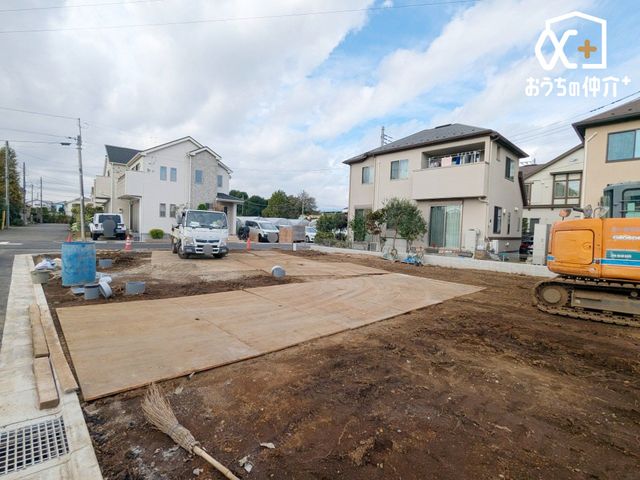 ���n�y�n�ʐ^ �쑤4.5���̑O�ʓ��H�ɂėz����ǍD�ȕ~�n�I�R�S�؂̂�Ƃ肠�鐮�`�n�I