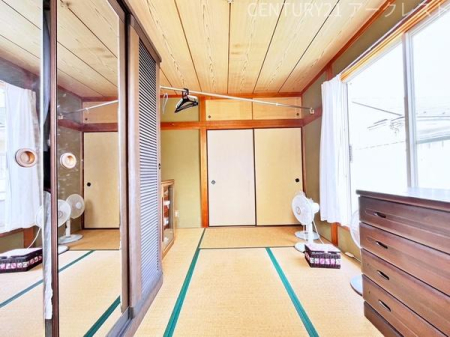 a `E`Japanese Room`E`
LXƂáA邭łԂłB
